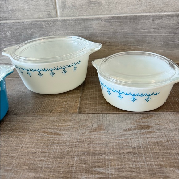 Vintage Pyrex Snowflake Garland casserole set 474, 473 and 472 with lid (6pcs) - Picture 6 of 7